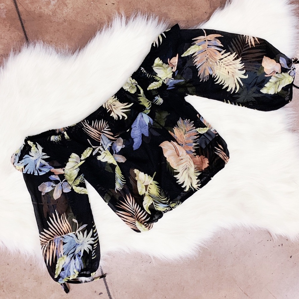 Black Floral Off the Shoulder Crop Top, S